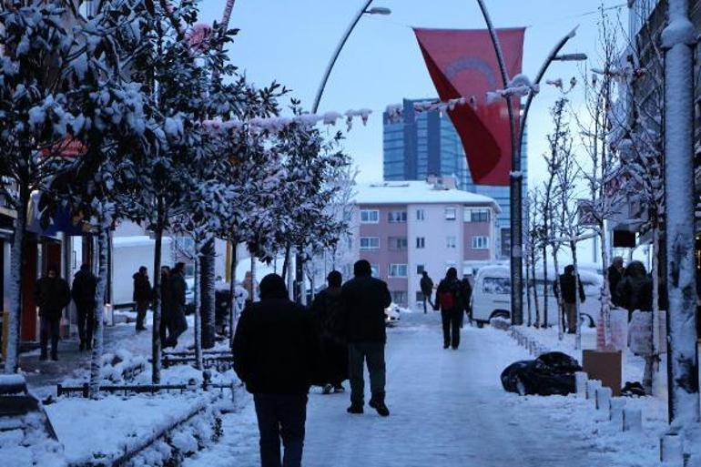 Kimse aracını çıkaramadı İstanbullular yaya kaldı