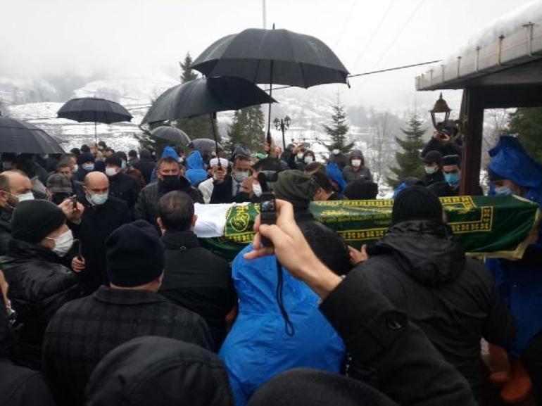 Bakan Kurum, İller Bankası Genel Müdürünün annesinin cenazesine katıldı