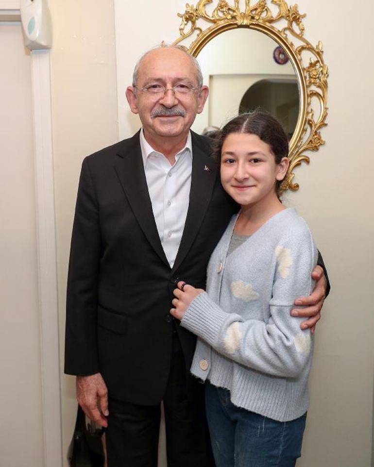 Kılıçdaroğlu, kendisini davet eden öğrenciyi evinde ziyaret etti