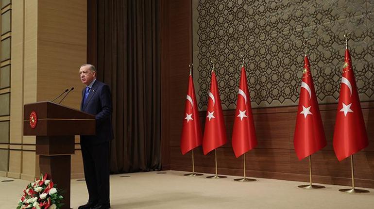 Son dakika Erdoğandan sosyal medyada kullanılan dil açıklaması: Türkçe için felaket habercisidir
