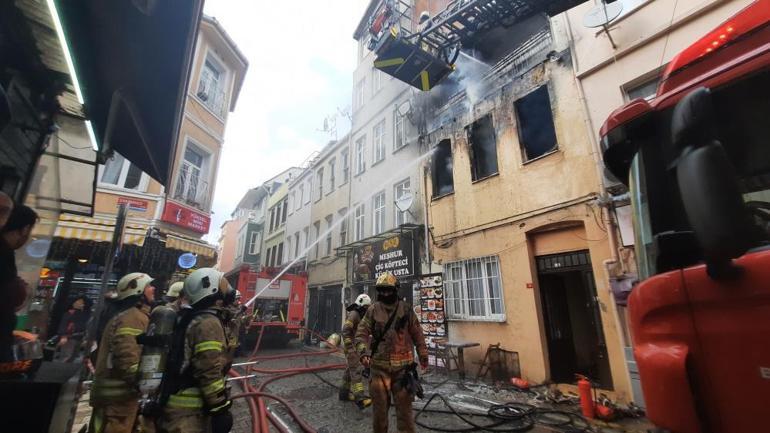 Beşiktaşta yangın paniği 1 kişi hayatını kaybetti