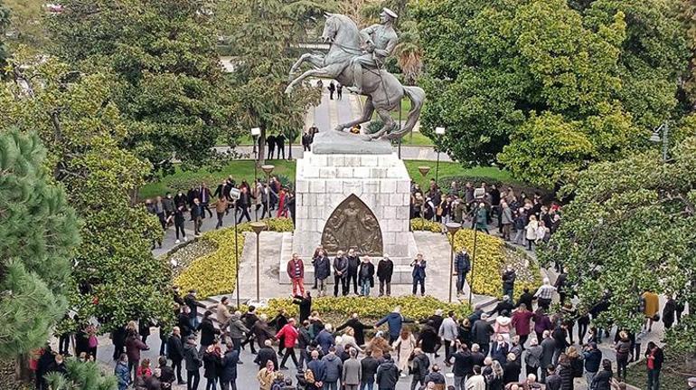 haberler Atatürk Anıtına çirkin saldırı Samsunda nöbet başladı