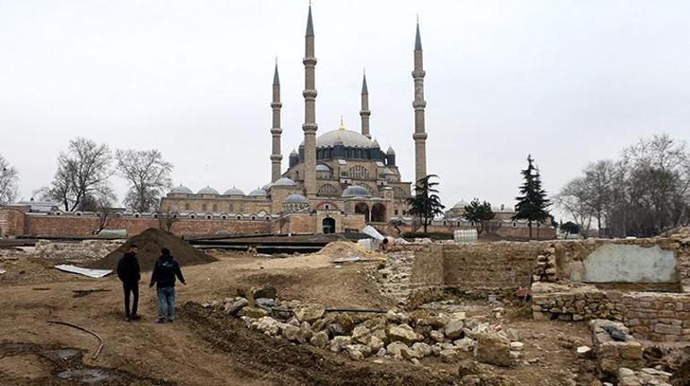 Türkiyenin en büyüklerinden olacak Selimiye Meydanında sona yaklaşıldı