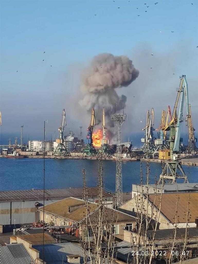 Son dakika... Berdyansk limanında patlama Ukrayna: Rus savaş gemisi batırıldı