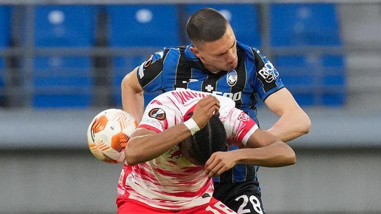 Merih Demiral's stamp on the UEFA Europa League Incredible move