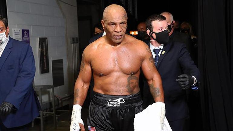 Mike Tyson hayranını öldüresiye dövdü! Uçağı ringe çevirdi