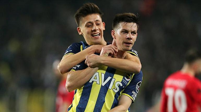 Son dakika: Fenerbahçe-Gaziantep FK maçı sonrası böyle duyurdu: Kartal ile devam