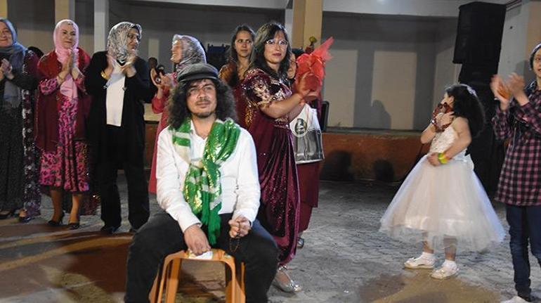 Brezilyalı müzisyen Türk kızıyla evlendi, tahta kaşıkla çiftetelli oynadı