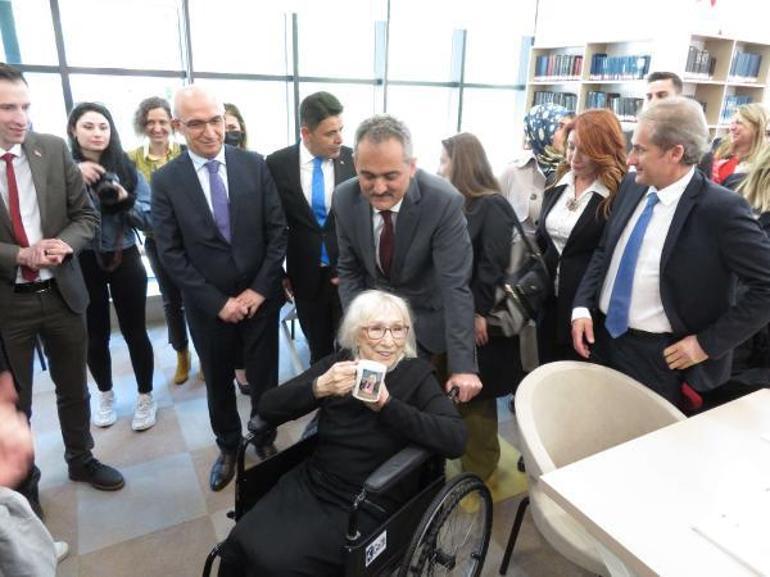 Bakan Özer Alev Alatlı Kütüphanesinin açılışını yaptı