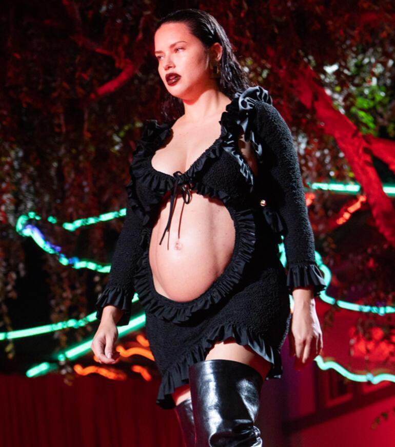 Adriana Lima hamilelik stiliyle dikkat çekti