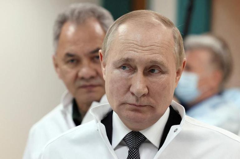 Son dakika: Putin savaş uçaklarını yolladı Dünyanın ucunda kapıştılar