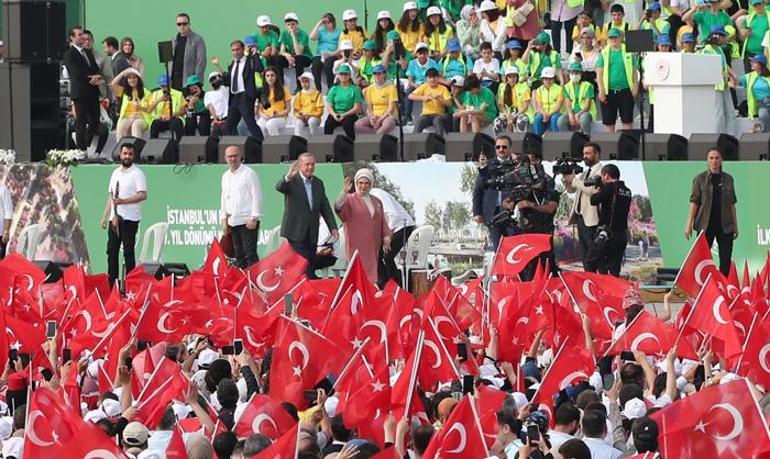 haberler Atatürk Havalimanı’nda büyük heyecan İlk fidanı Erdoğan dikti