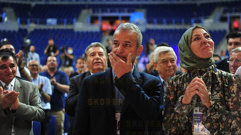 Fenerbahçede İsmail Kartal genel kurulda ayakta alkışlandı Gözyaşlarını tutamadı
