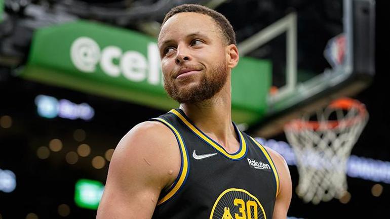 Golden State Warriors, Boston Celticsi yıktı Stephen Curry tarihe geçti