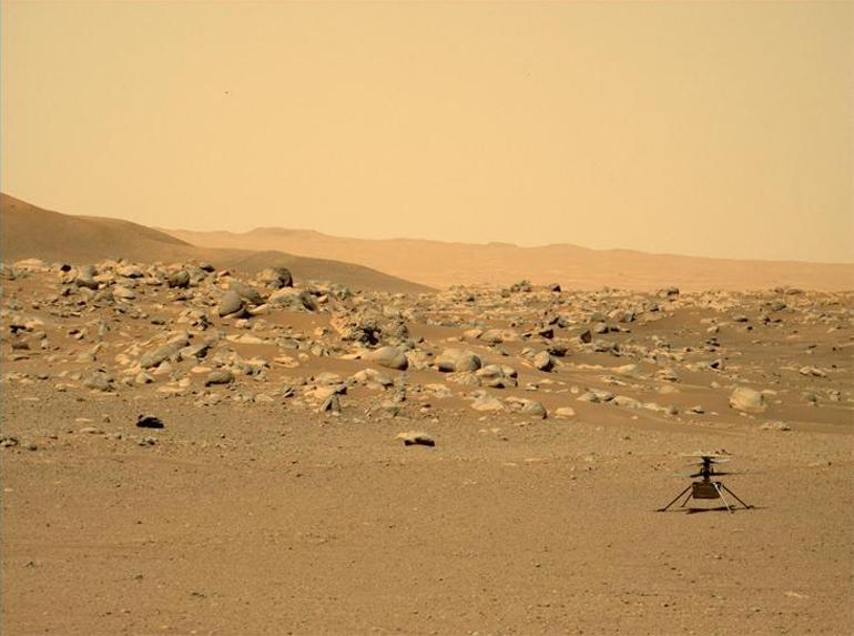 Bir şehir büyüklüğünde Marsta izleyen göz bulundu