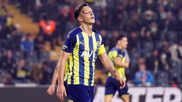 Fenerbahçede Mesut Özilden olay sözler Tatil yapmaya gelmedim