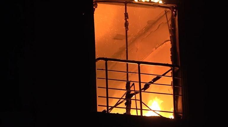 Kırıkkalede korkutan yangın: Mahsur kalan vatandaş camdan atladı