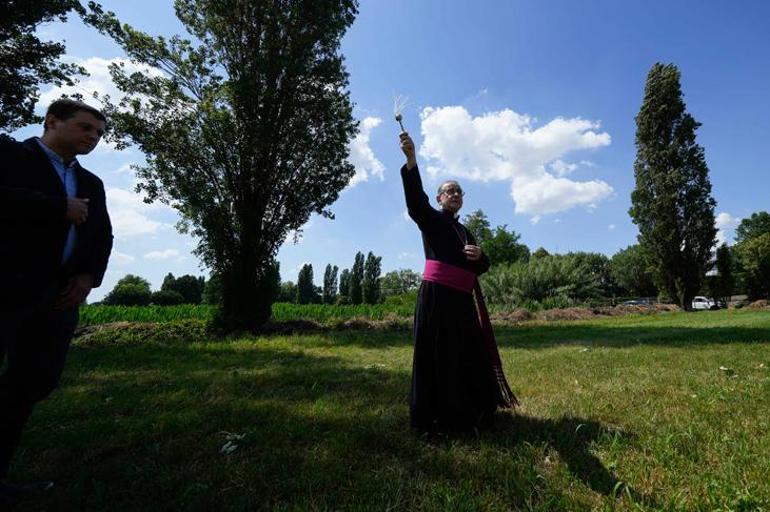 İtalya Milano’da süs havuzları kapatıldı, piskopos yağmur duasına çıktı