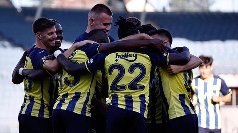 Fenerbahçe'nin yeni transferi Emre Mor ilk kez forma giydi Kaleci hatası golü