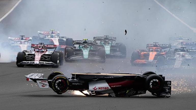 Formula 1de korkunç kaza 4 araç karıştı, takla attı