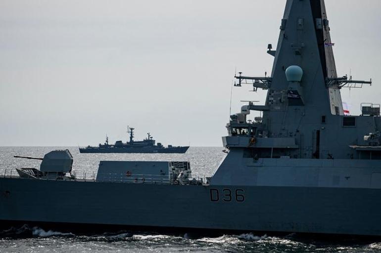 Gerilim arttı Rus savaş gemisi NATO ülkesinin kıyısında
