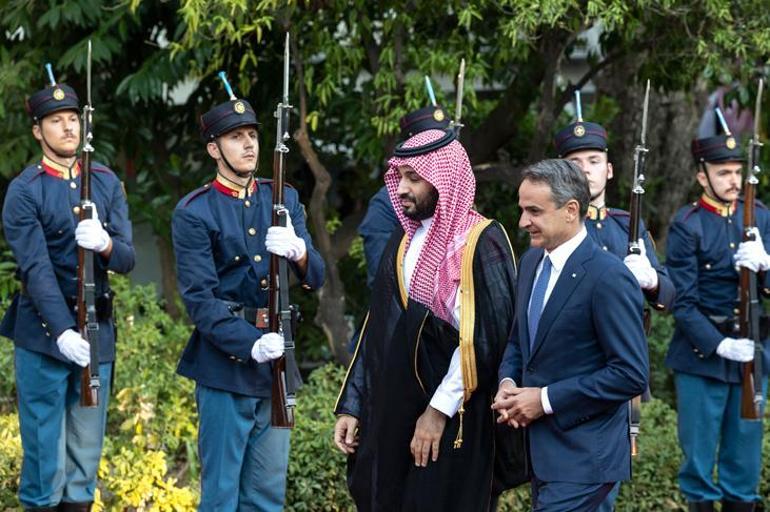 Suudi Veliaht Prens Yunanistan'da! Dünya izliyor