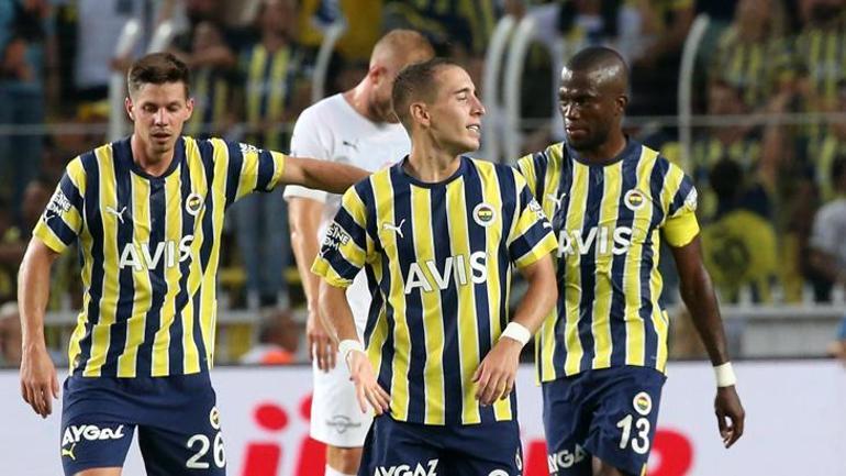 Canlı yayında Fenerbahçenin golcüsünü açıkladı 6 ayrılık yaşanabilir