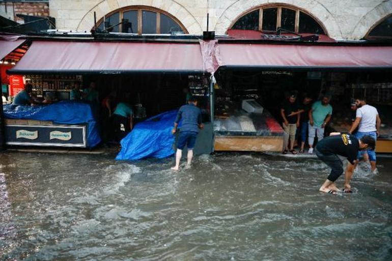 Warnings came one after another torrential rain in Istanbul