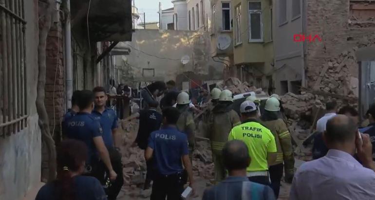 Son dakika... İstanbulda bina çöktü İşte ilk görüntüler
