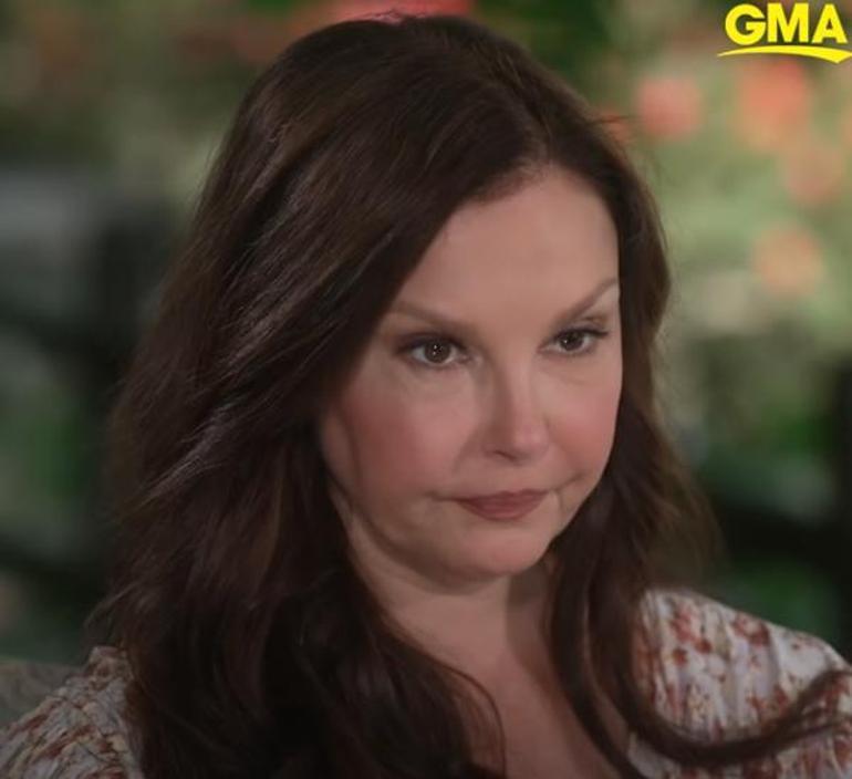 Annesi intihar eden Ashley Judd: Kendimi bir şüpheli gibi hissettim