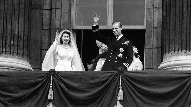 haberler Kraliyete adanan bir ömür: 70 yıl, 15 başbakan ve 1 kraliçe