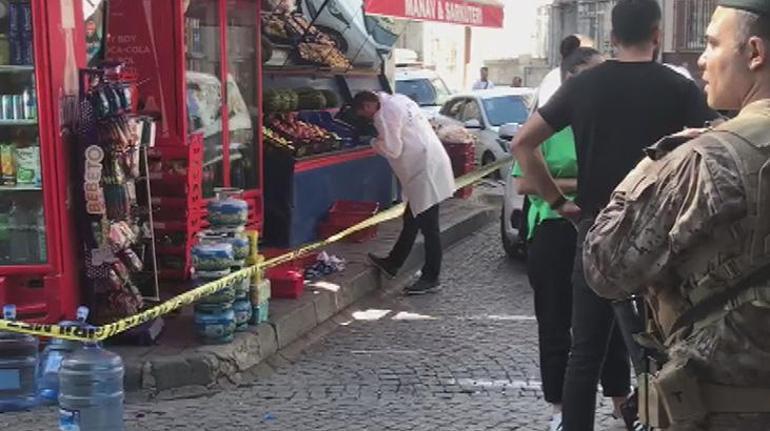haberler Son dakika... İstanbulda katil avı Başakşehirde 2 kişiyi öldürüp Fatihte 2 polisi vurdu