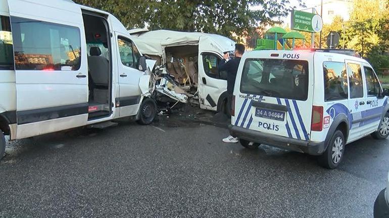Sancaktepe’de servis minibüsleri çarpıştı Yaralılar var