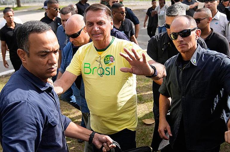 Brezilyada seçim günü: Bolsonaro ve Lula karşı karşıya
