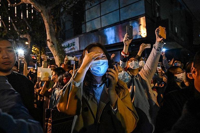 Çinde istifa sloganları Dünya şaşkın