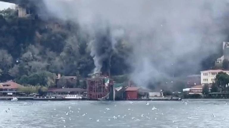 İstanbulda yangın paniği Boğaz Köprüsünde göz gözü görmüyor