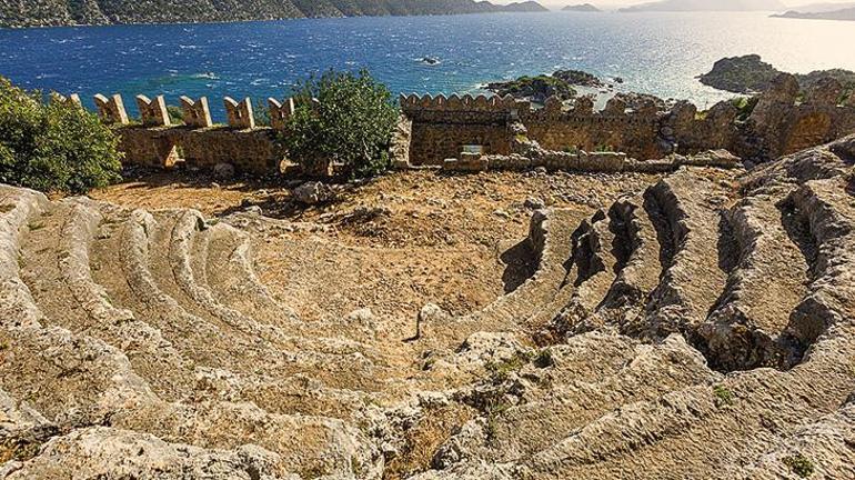 Yaşar Yılmaz, Antik Tiyatroları mercek altına aldı: Anadolu mühendisliğinin görkemli yapıları