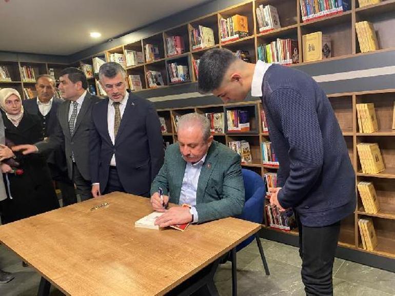 Mustafa Şentop Sultanbeylide kütüphane açılışına katıldı