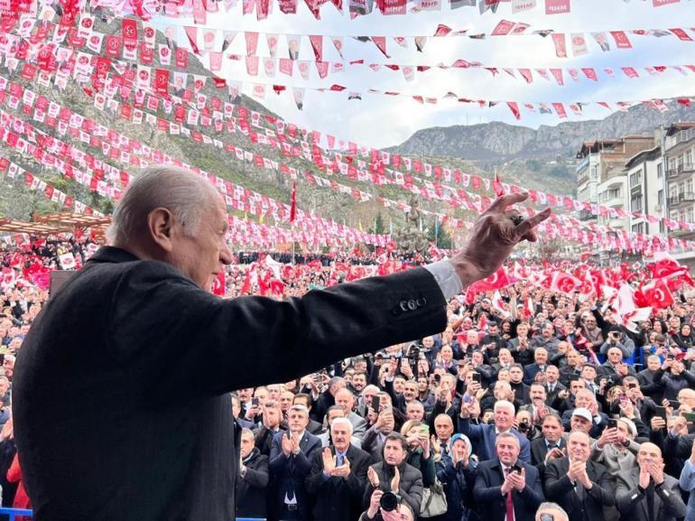 Bahçeli: Erdoğanın adaylığından bu kadar mı korkuyorsunuz