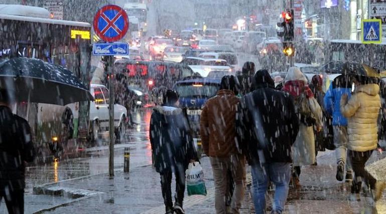 Meteorolojiden peş peşe açıklamalar: Kar yaklaşıyor İstanbul teyakkuzda