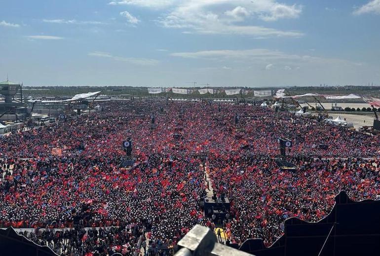 AK Parti İstanbul mitingine rekor katılım 1 milyon 700 bin kişi