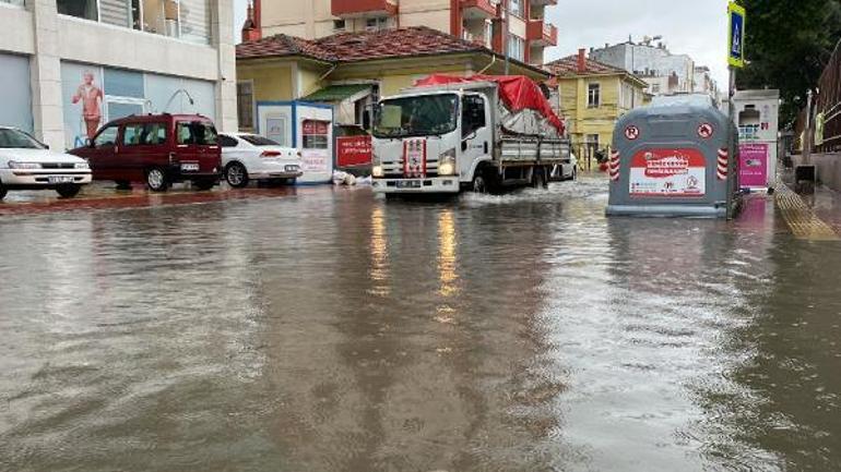Son dakika: Karadenizi sel vurdu 2 kişi aranıyor, okullar tatil edildi