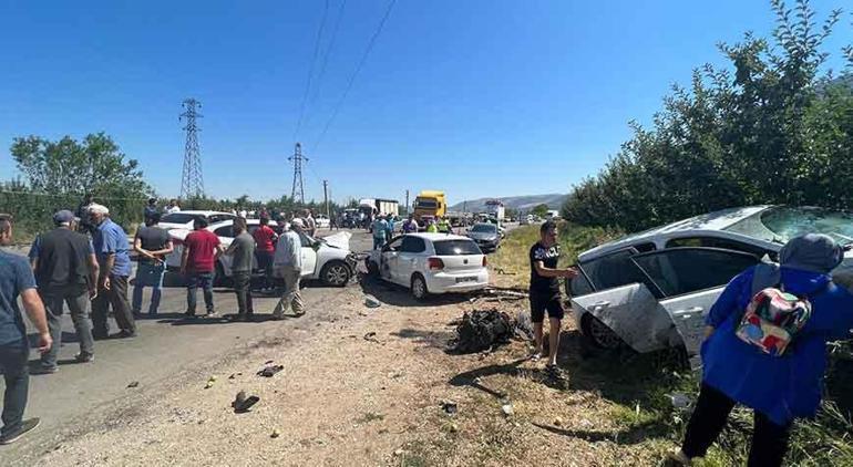 Ispartada zincirleme kaza 2si çocuk 9 kişi yaralandı