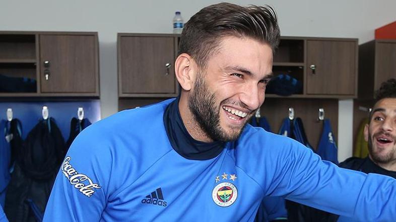 İmzayı canlı açıkladı: Fenerbahçe'ye gelmeye hazır